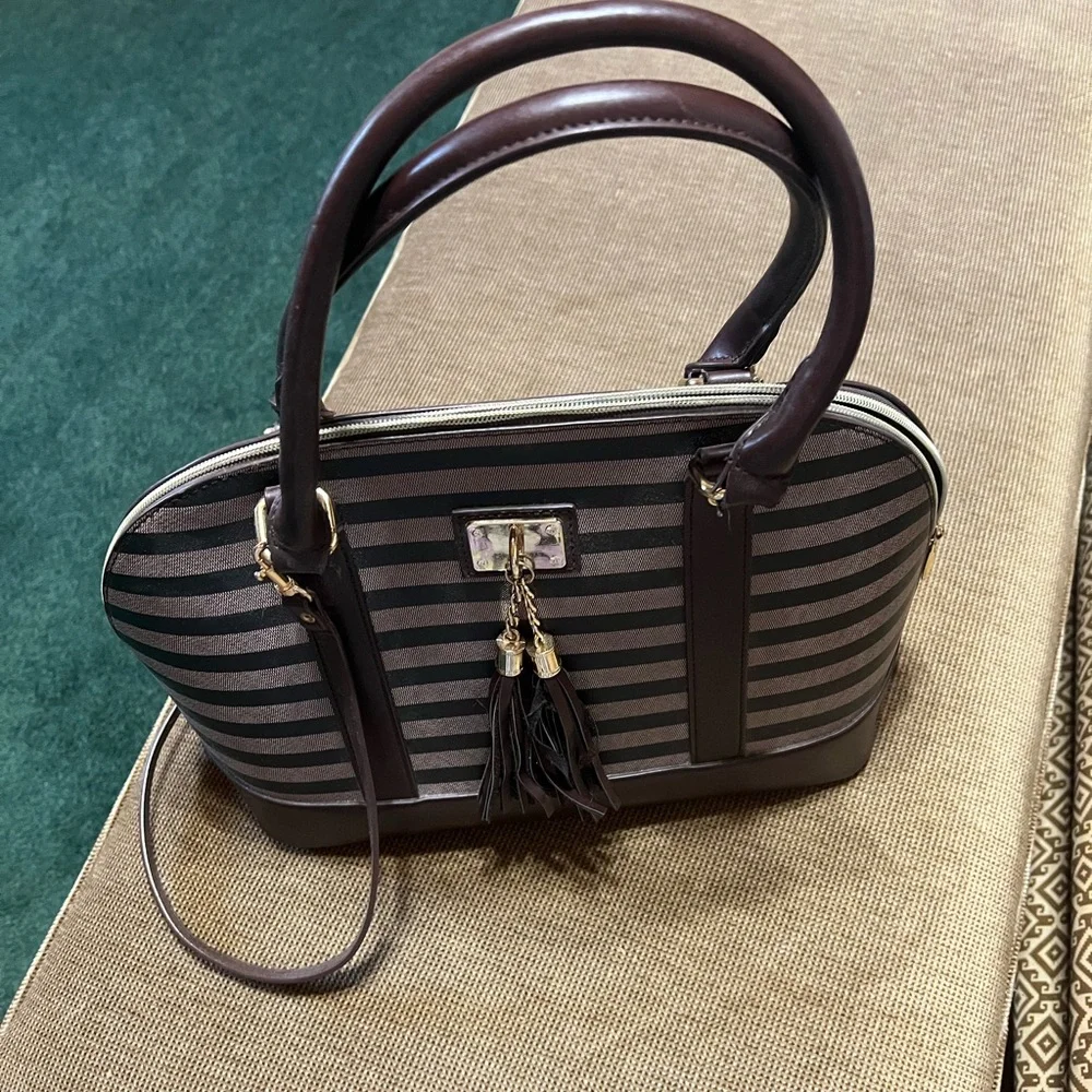 Handbag - Picture 1 of 3